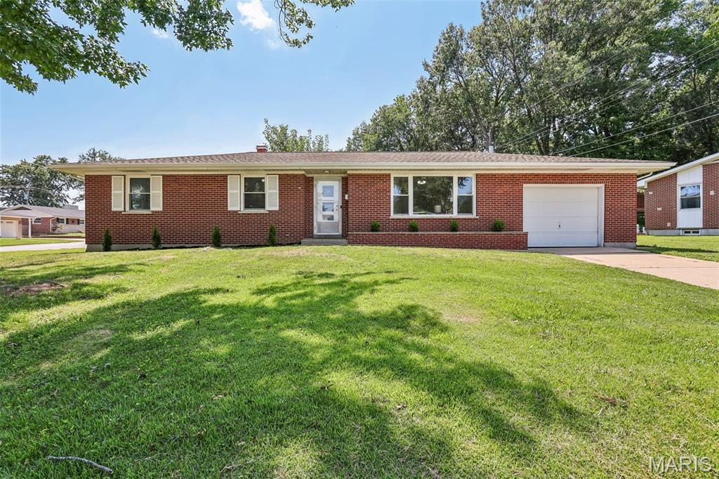 1st image of 1 Elmwood Ct, St Charles, MO 63301 | MLS# MIS26048028