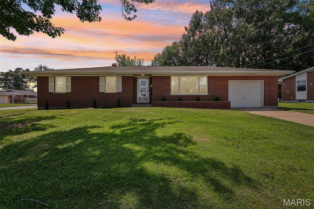 5th image of 1 Elmwood Ct, St Charles, MO 63301 | MLS# MIS26048028