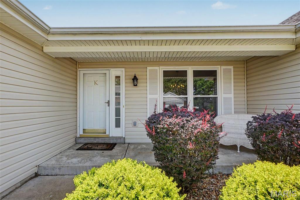 2nd image of 304 Thoroughbred Trl, St Peters, MO 63376 | MLS# MIS26048038