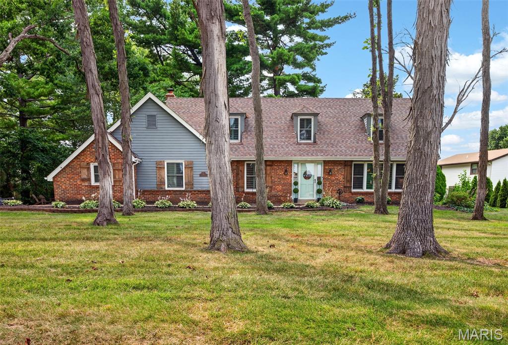 1st image of 4 Chantilly Ct, Lake Saint Louis, MO 63367 | MLS# MIS26048089