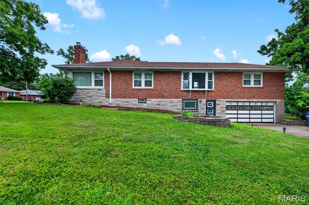 2nd image of 813 Hentschel Pl, Saint Louis, MO 63135 | MLS# MIS26048114
