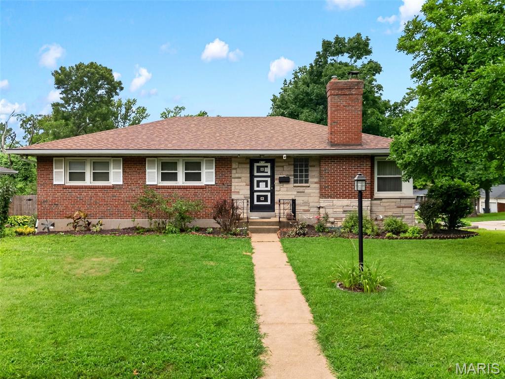 1st image of 813 Hentschel Pl, Saint Louis, MO 63135 | MLS# MIS26048114