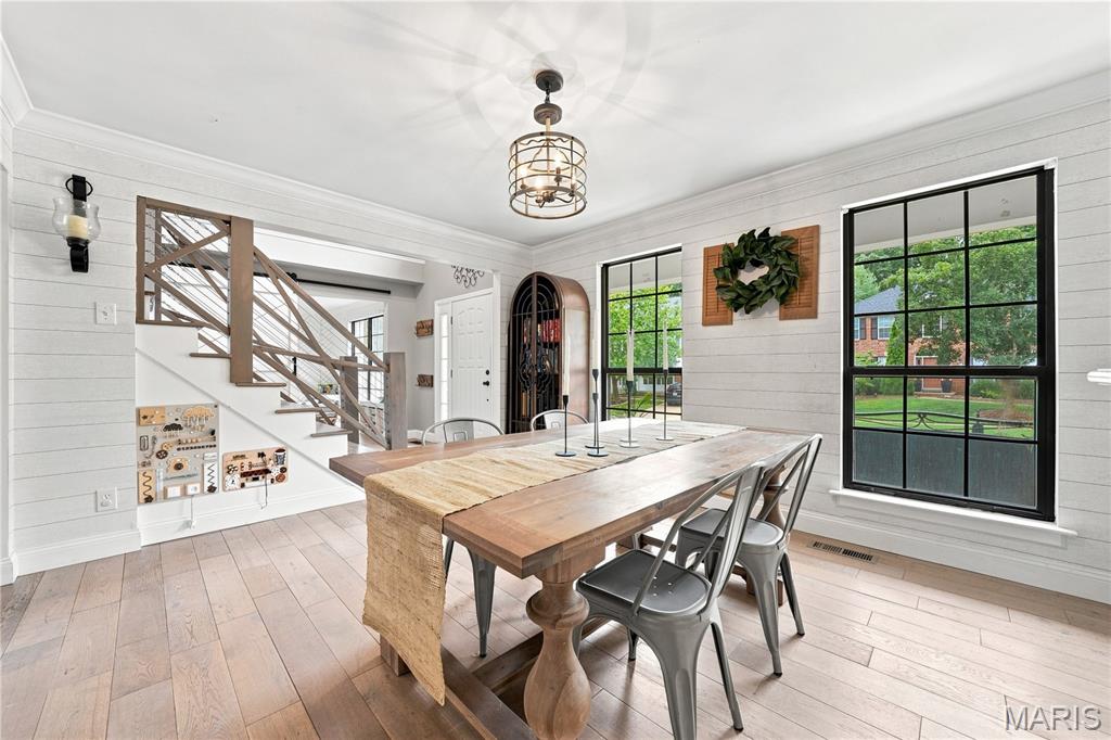 image of 429 Beacon Point Ln, Wildwood, MO 63040 | MLS# MIS26048115