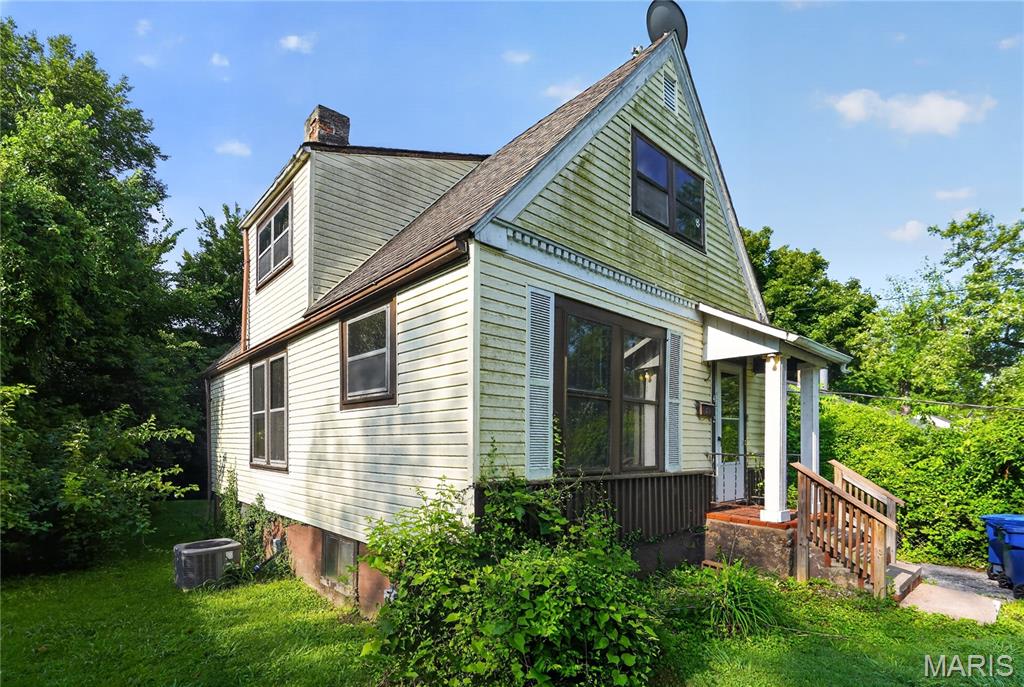2nd image of 422 Scenic Dr, Saint Louis, MO 63137 | MLS# MIS26048125