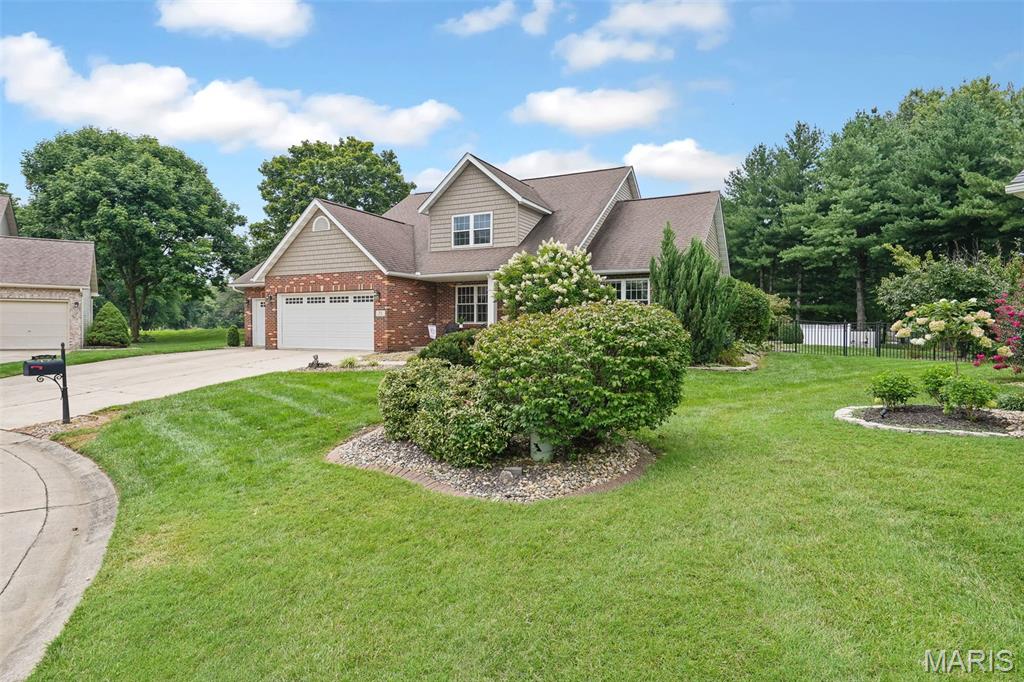 3rd image of 160 Oaklawn Dr, Glen Carbon, IL 62034 | MLS# MIS26048132