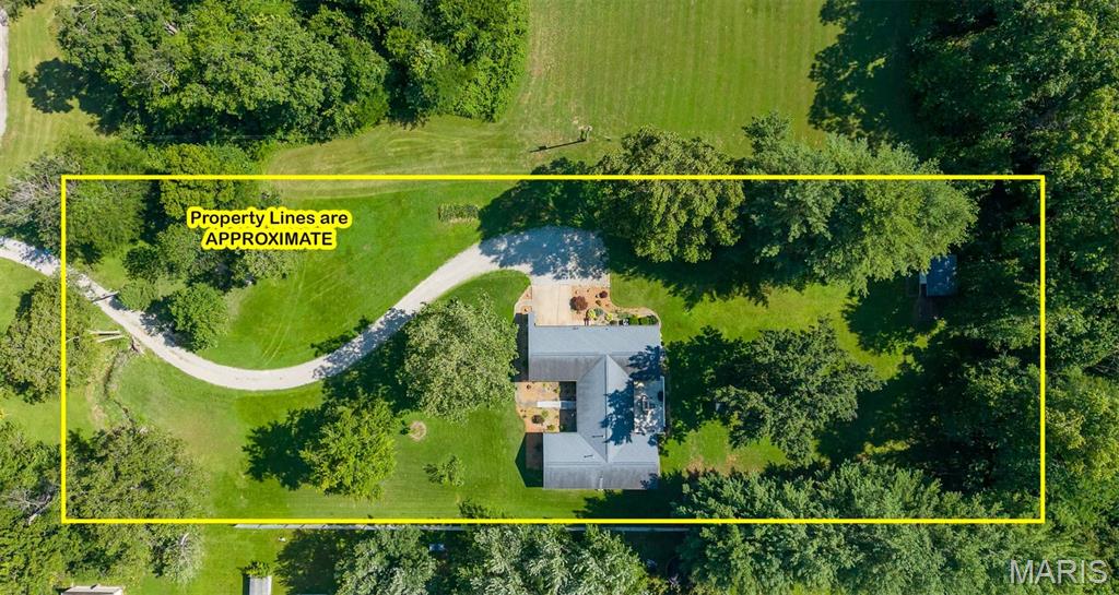 2nd image of 2405 Washingtpm St, Salem, IL 62881 | MLS# MIS26048146