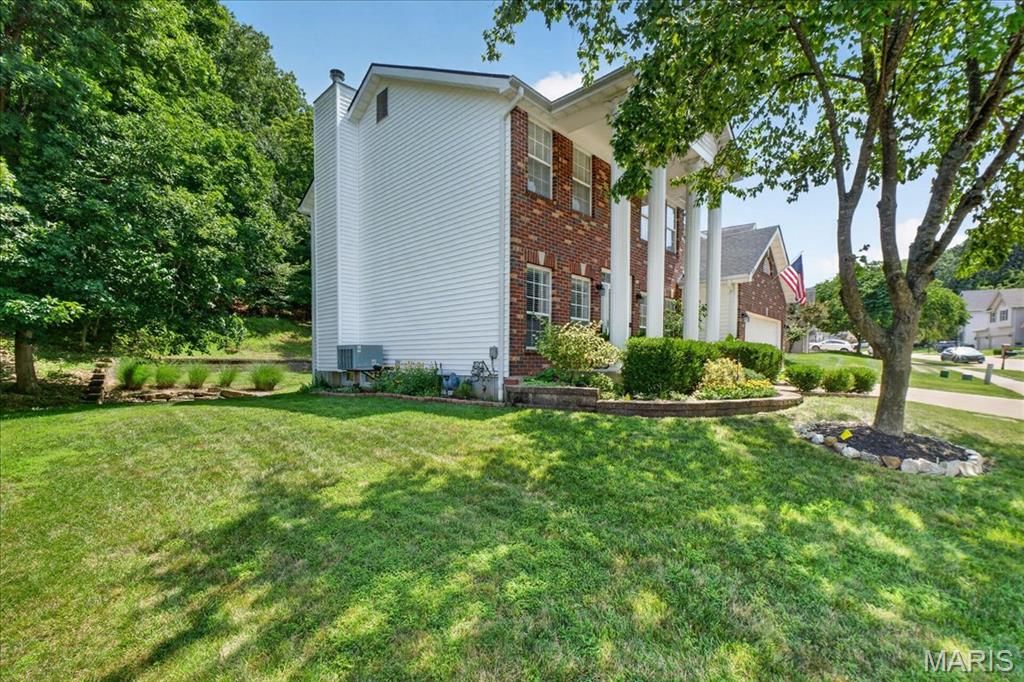 3rd image of 560 Legends View Dr, Eureka, MO 63025 | MLS# MIS26048150