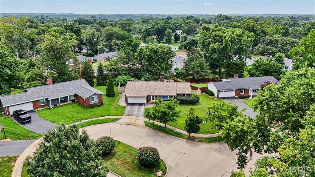 2nd image of 50 White Plains Dr, Chesterfield, MO 63017 | MLS# MIS26048160