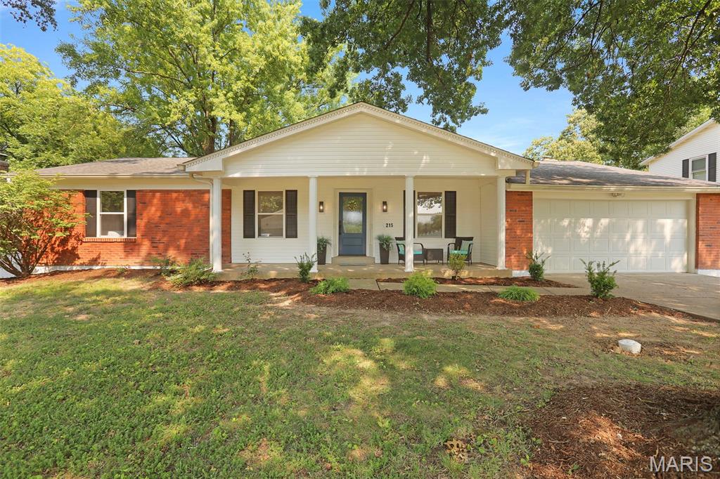 5th image of 215 Ranchmoor Trl, Ellisville, MO 63011 | MLS# MIS26048215