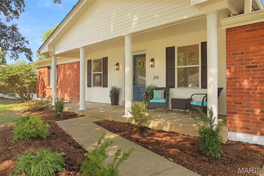 4th image of 215 Ranchmoor Trl, Ellisville, MO 63011 | MLS# MIS26048215