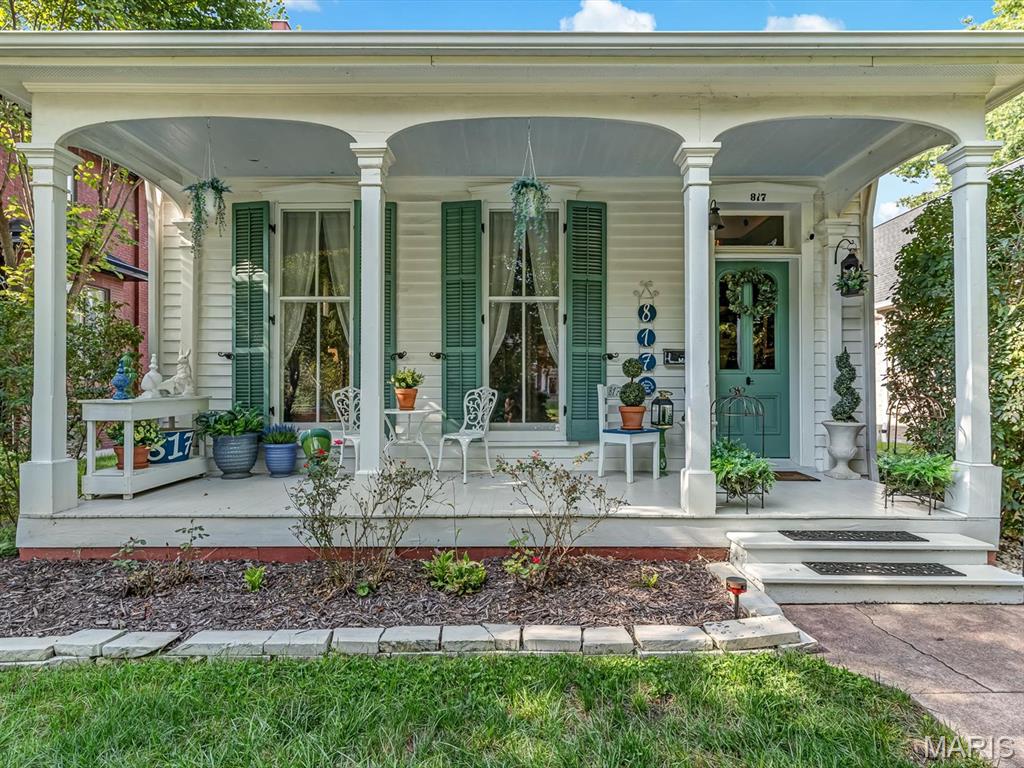 2nd image of 817 Saint Louis St, Edwardsville, IL 62025 | MLS# MIS26048247