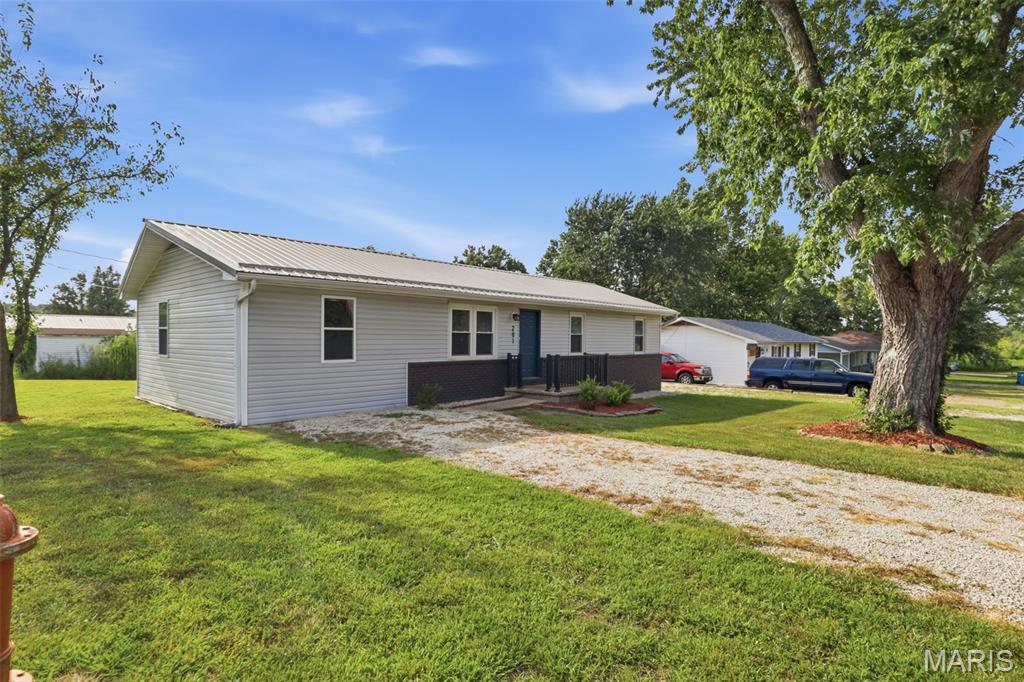 2nd image of 201 Greenwich Ave, Eldon, MO 65026 | MLS# MIS26048260