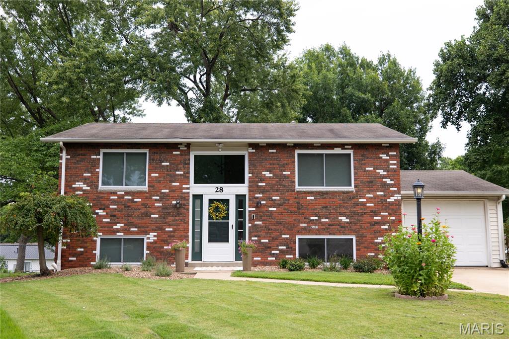 34th image of 28 Lori Cir, Maryland Heights, MO 63043 | MLS# MIS26048359