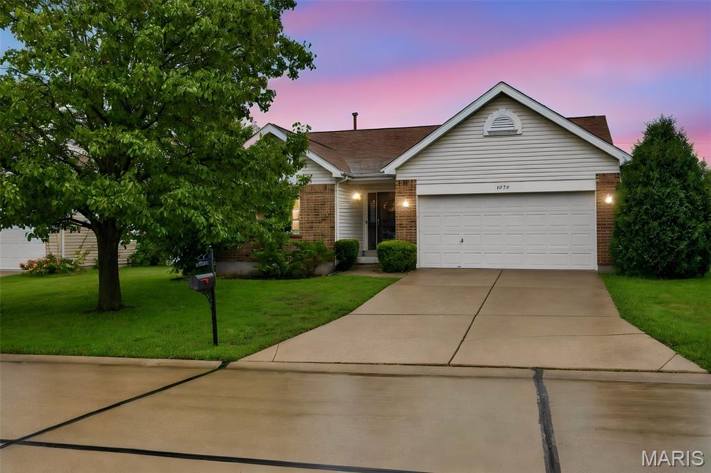 2nd image of 1970 Briarfield Dr, Lake Saint Louis, MO 63367 | MLS# MIS26048365