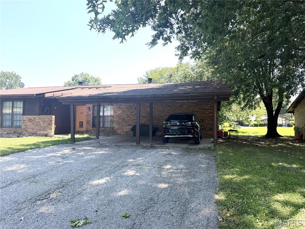 2nd image of 112 Kingsway Dr, Belleville, IL 62226 | MLS# MIS26048385