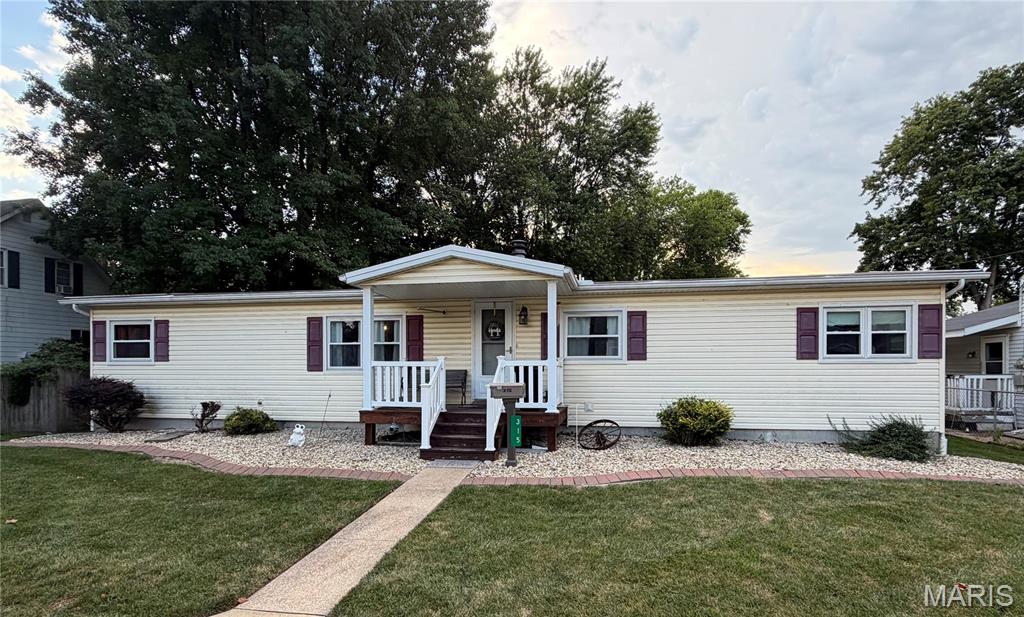 1st image of 315 N Independence St, Mascoutah, IL 62258 | MLS# MIS26048390