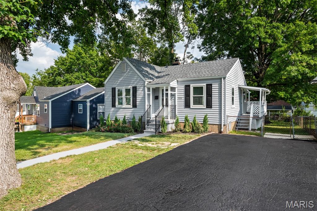 2nd image of 5336 Kirkland Dr, Saint Louis, MO 63121 | MLS# MIS26048424