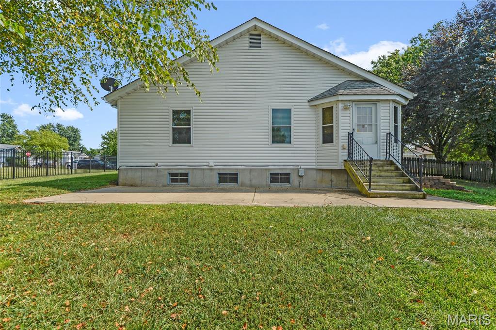 3rd image of 88 Mallard Pointe Dr, O Fallon, MO 63368 | MLS# MIS26048491