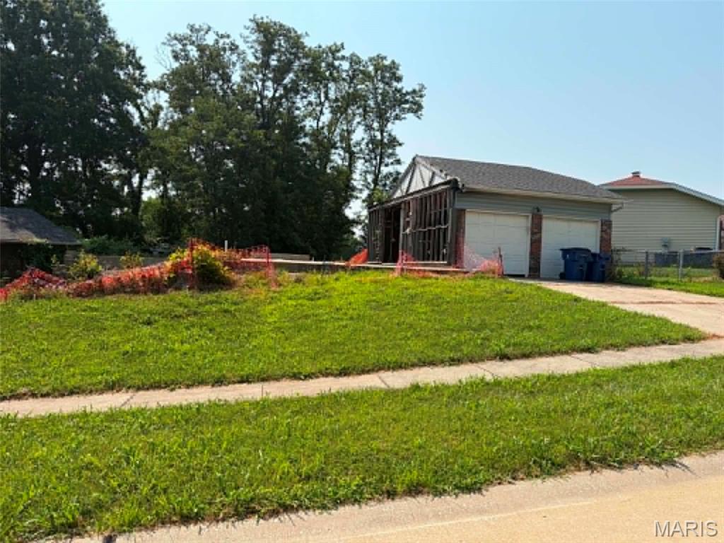 1st image of 11852 Northport Dr, Florissant, MO 63033 | MLS# MIS26048498