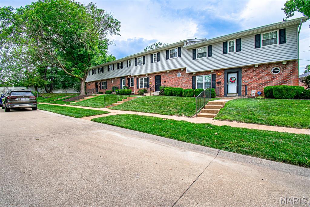 2nd image of 13261 Cochero Dr, Chesterfield, MO 63141 | MLS# MIS26048509