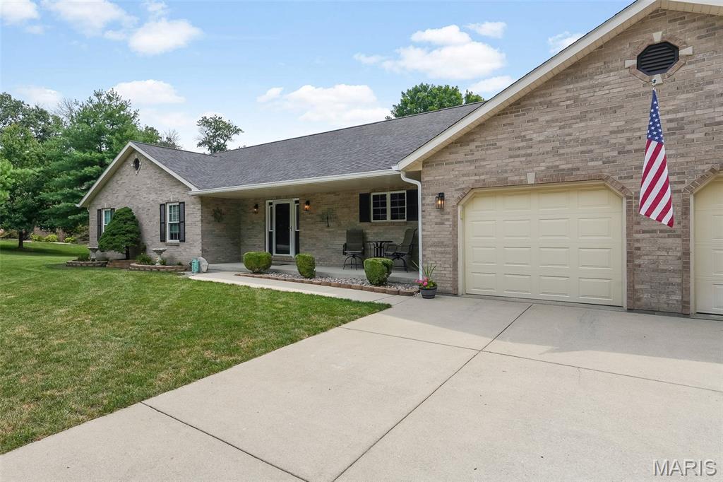 4th image of 6490 Timber Lane Dr, Mascoutah, IL 62258 | MLS# MIS26048530