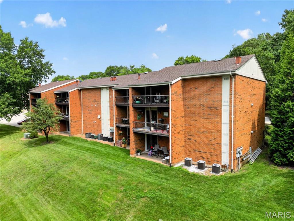 1st image of 1920 Hunting Lake Ct #102, Saint Louis, MO 63122 | MLS# MIS26048615