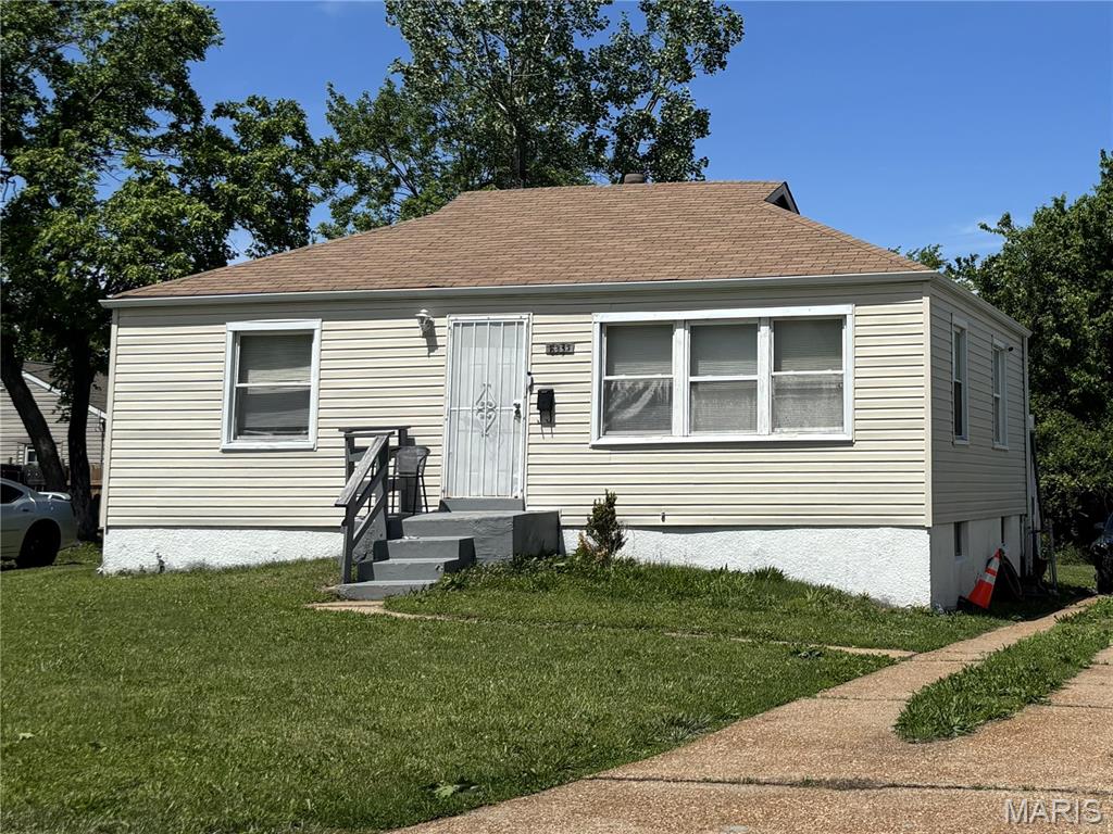 1st image of 8235 Zoe Dr, Saint Louis, MO 63134 | MLS# MIS26048634