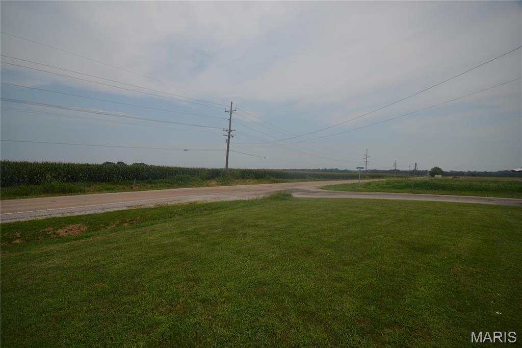 3rd image of 5561 Blank Rd, Smithton, IL 62285 | MLS# MIS26048742