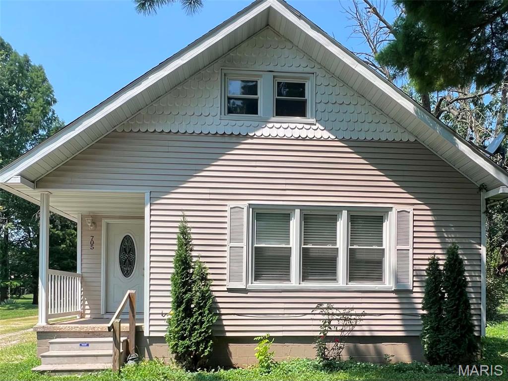 1st image of 705 N Locust St, Vandalia, IL 62471 | MLS# MIS26048789