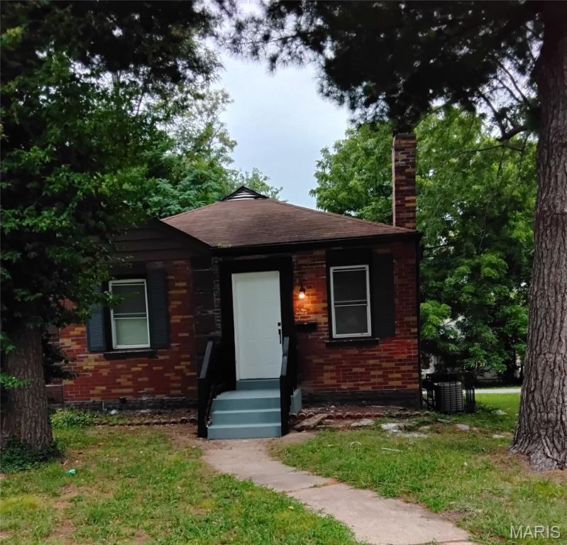 1st image of 321 Henquin Dr, Saint Louis, MO 63135 | MLS# MIS26048878