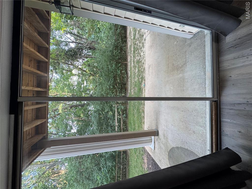 2nd image of 741 Ridgeside Dr, Ballwin, MO 63021