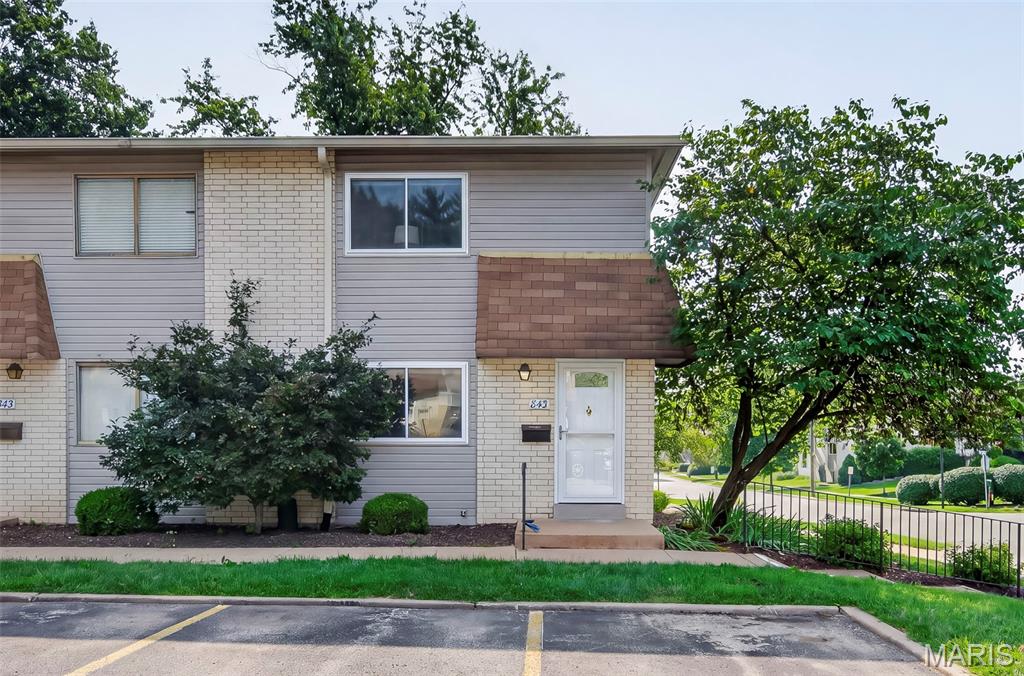 1st image of 843 Portsdown Rd, Ballwin, MO 63011 | MLS# MIS26048898
