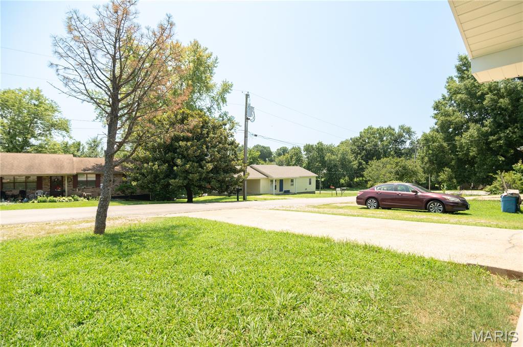 27th image of 2031 Hillsdale Dr, Poplar Bluff, MO 63901 | MLS# MIS26048911