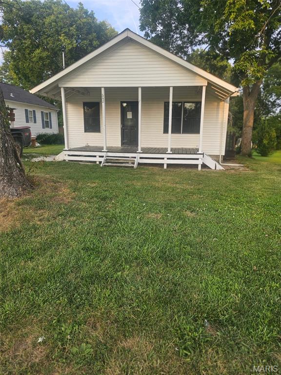 1st image of 642 Clarksville Rd, Pittsfield, IL 62363 | MLS# MIS26048921
