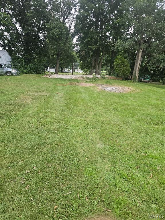 5th image of 642 Clarksville Rd, Pittsfield, IL 62363 | MLS# MIS26048921