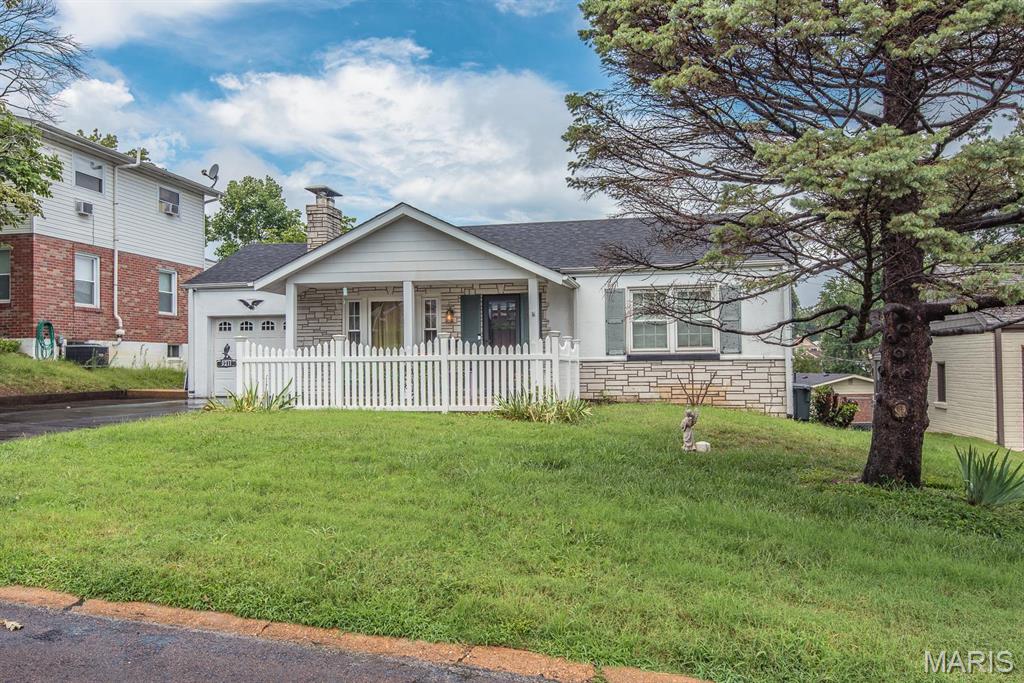 3rd image of 9211 Alpine Dr, Affton, MO 63123 | MLS# MIS26048930