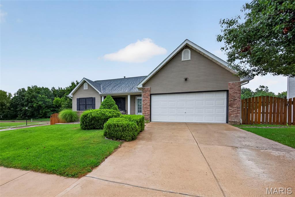 4th image of 2 Moonstone Ct, O Fallon, MO 63366 | MLS# MIS26049015