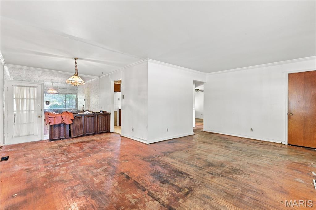 4th image of 1201 Lang Dr, Saint Louis, MO 63135 | MLS# MIS26049025
