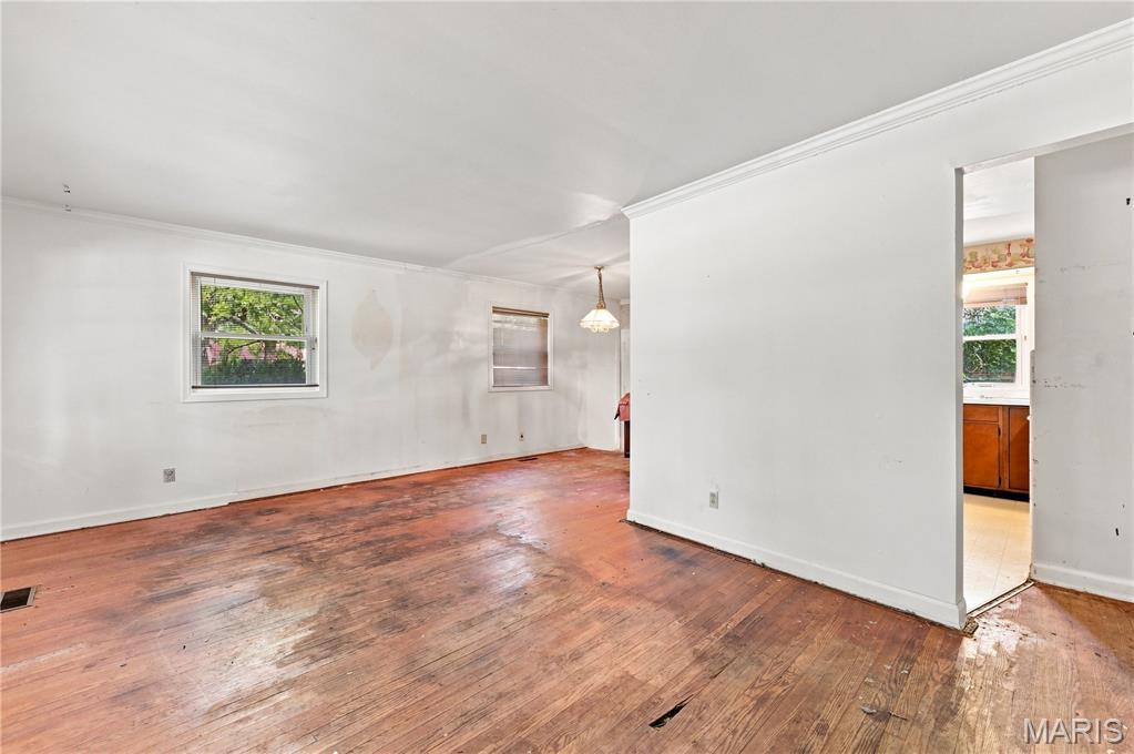 3rd image of 1201 Lang Dr, Saint Louis, MO 63135 | MLS# MIS26049025