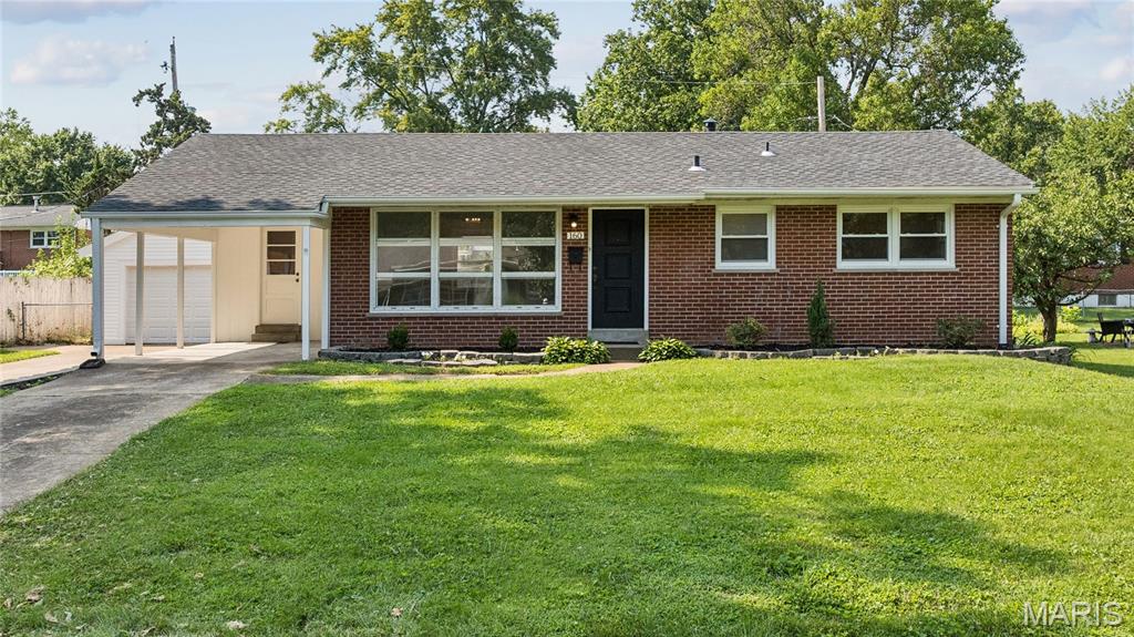 1st image of 160 Saint Patrick Ln, Florissant, MO 63031 | MLS# MIS26049103