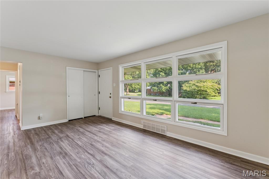 3rd image of 160 Saint Patrick Ln, Florissant, MO 63031 | MLS# MIS26049103