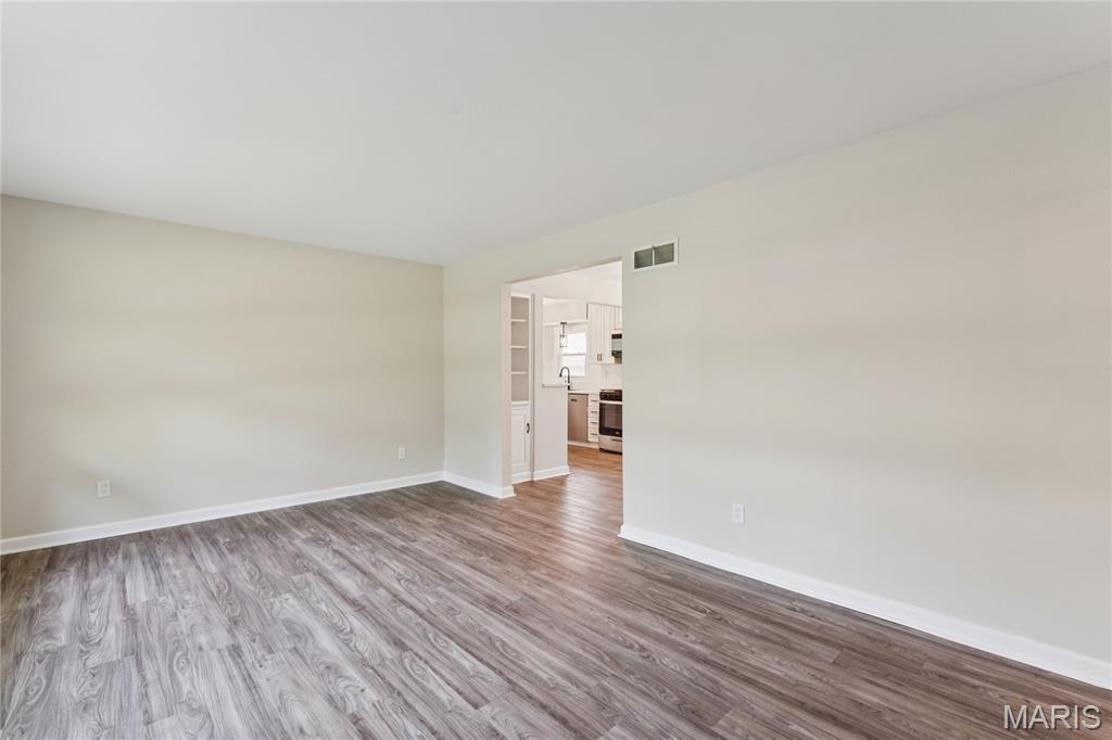 2nd image of 160 Saint Patrick Ln, Florissant, MO 63031 | MLS# MIS26049103