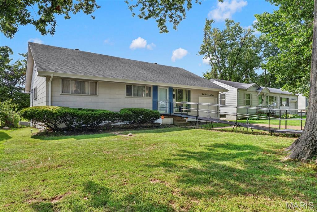 3rd image of 10429 Ewell Dr, Saint Louis, MO 63137 | MLS# MIS26049165