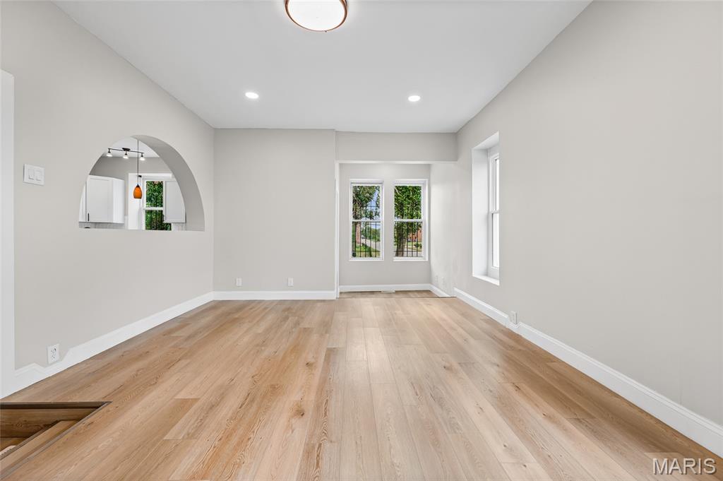 2nd image of 736 Aubert Ave, Saint Louis, MO 63108 | MLS# MIS26049171