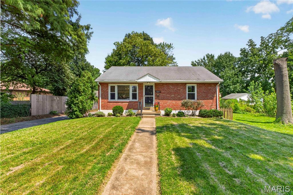 2nd image of 2000 Alameda Ave, Saint Louis, MO 63143 | MLS# MIS26049182