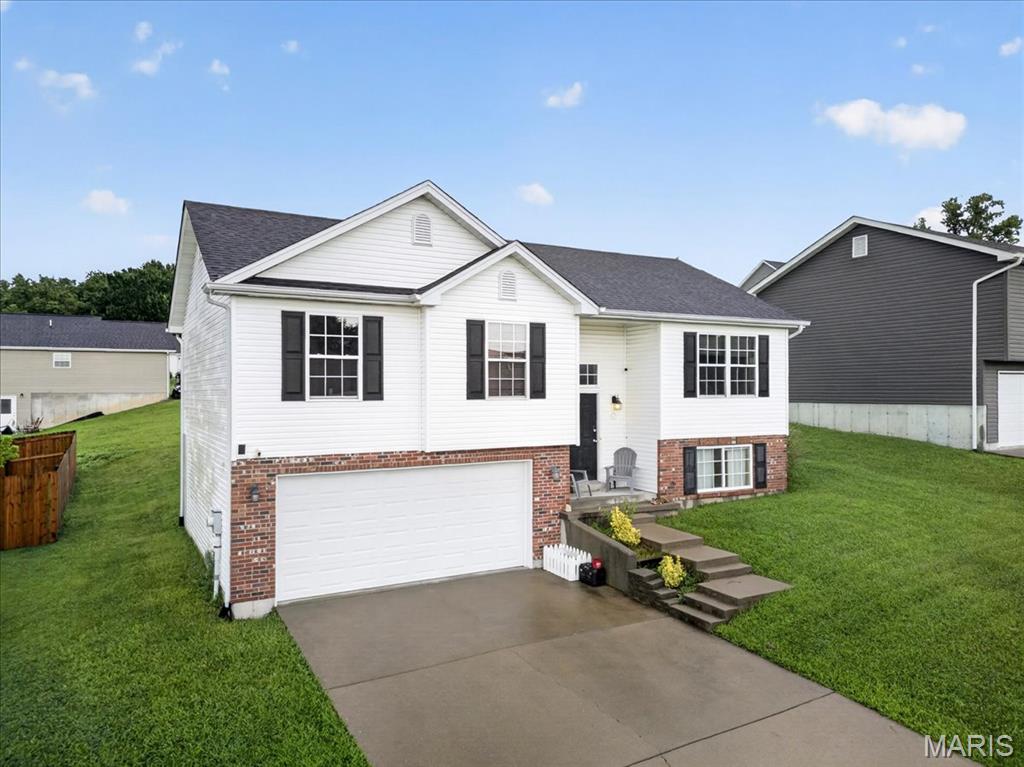 3rd image of 8 Somerfield Dr, Union, MO 63084 | MLS# MIS26049259