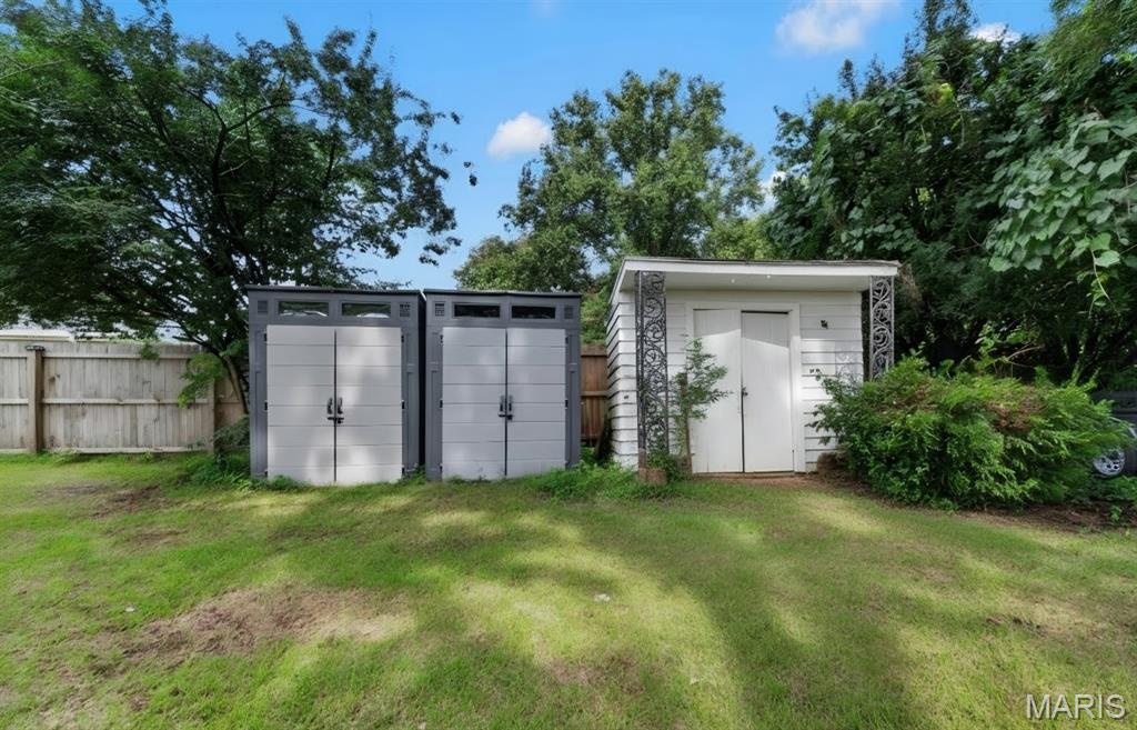 35th image of 8217 Cadillac Ln, Saint Louis, MO 63134 | MLS# MIS26049272