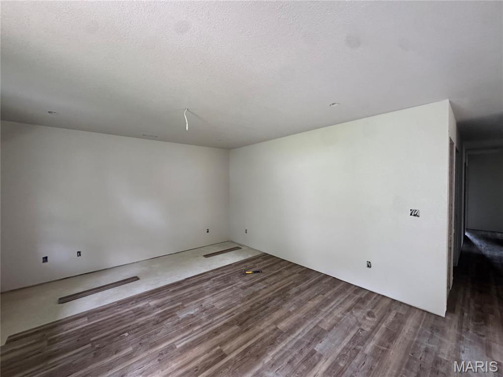 2nd image of 422 E Henry St, Poplar Bluff, MO 63901 | MLS# MIS26049337