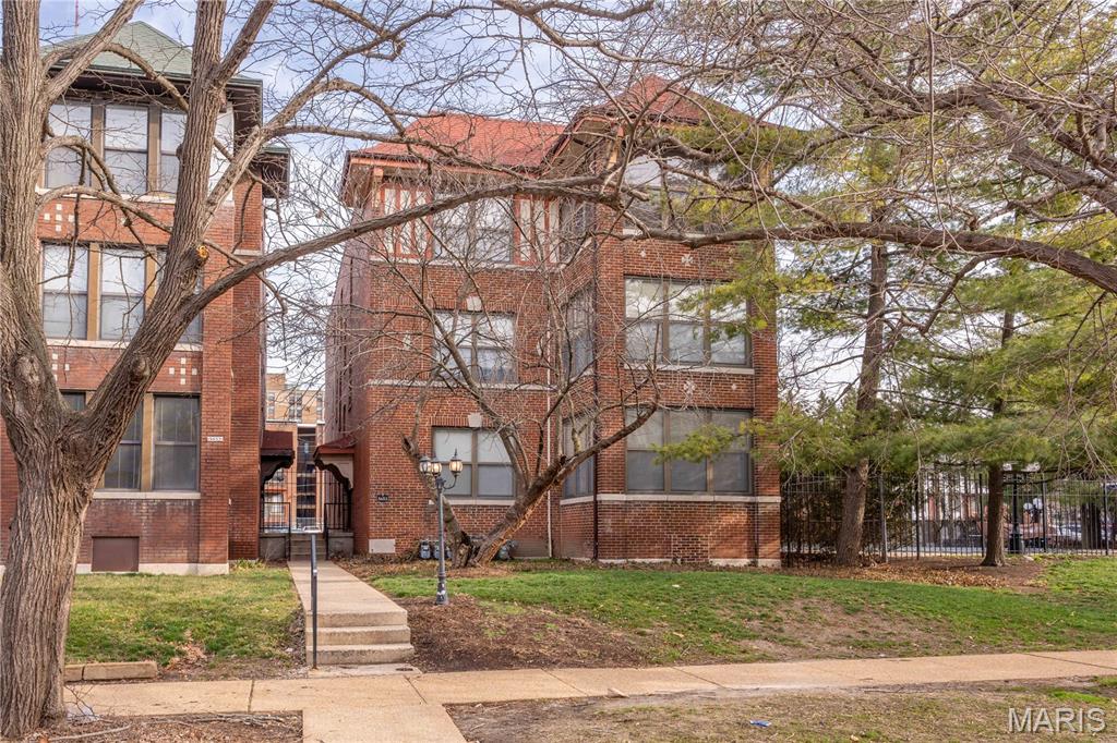 2nd image of 5653 Waterman Blvd #1N, Saint Louis, MO 63112 | MLS# MIS26049356