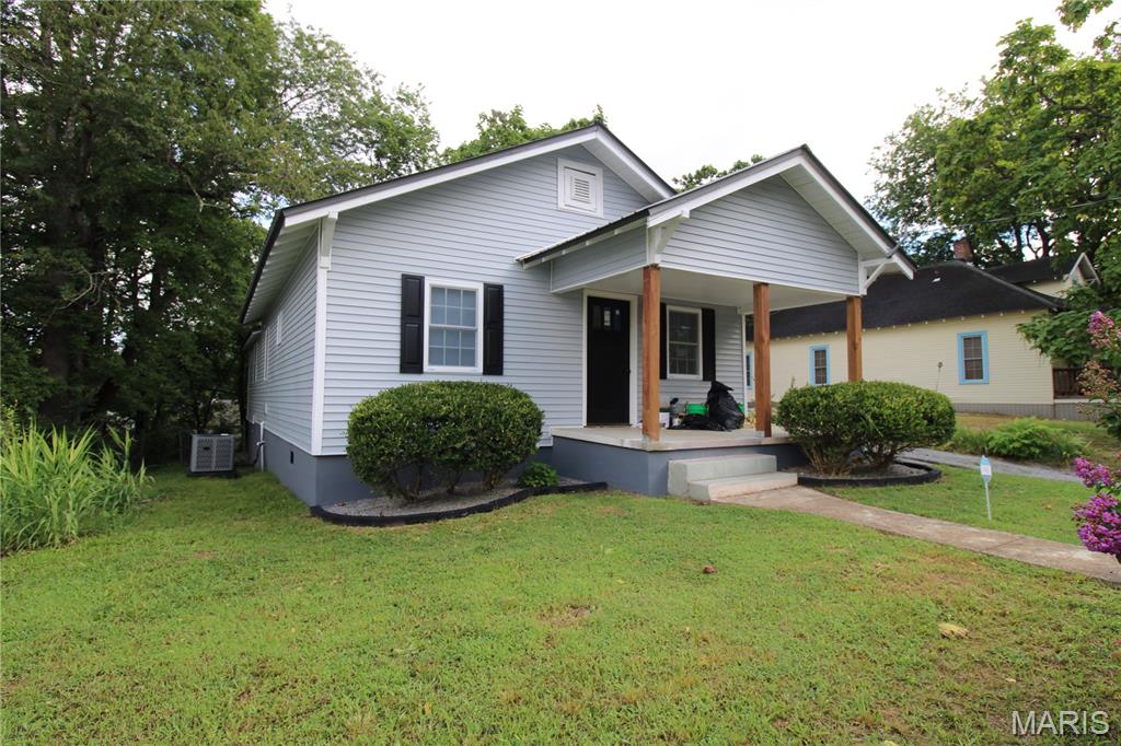 4th image of 1409 Spring St, Poplar Bluff, MO 63901 | MLS# MIS26049397